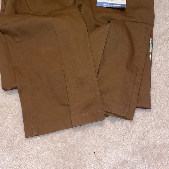 Dockers Khaki - Picture 5 of 5